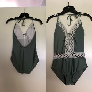 One piece never been worn bathing suit
